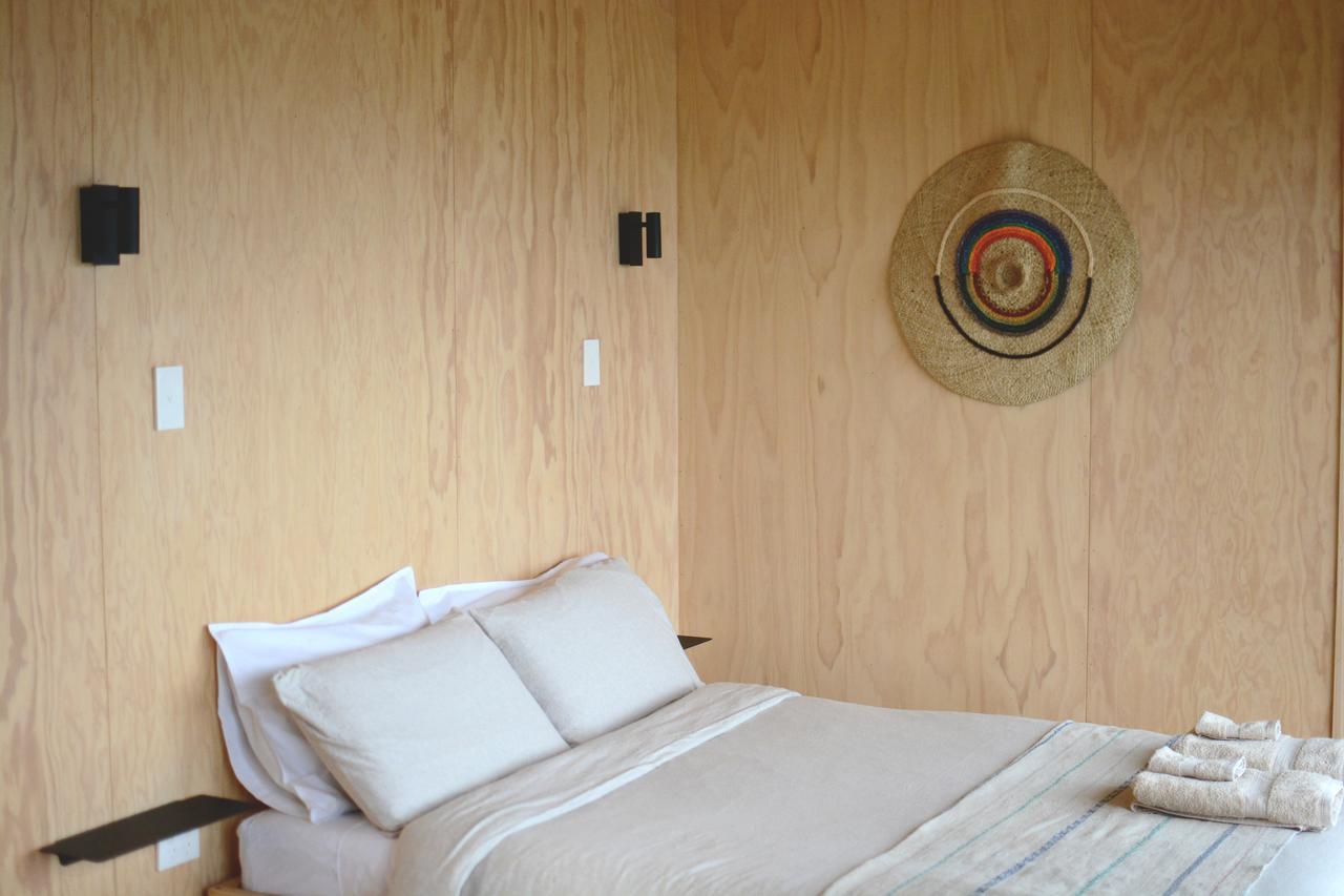 The Huts Bed & Breakfast Ахипара Екстериор снимка
